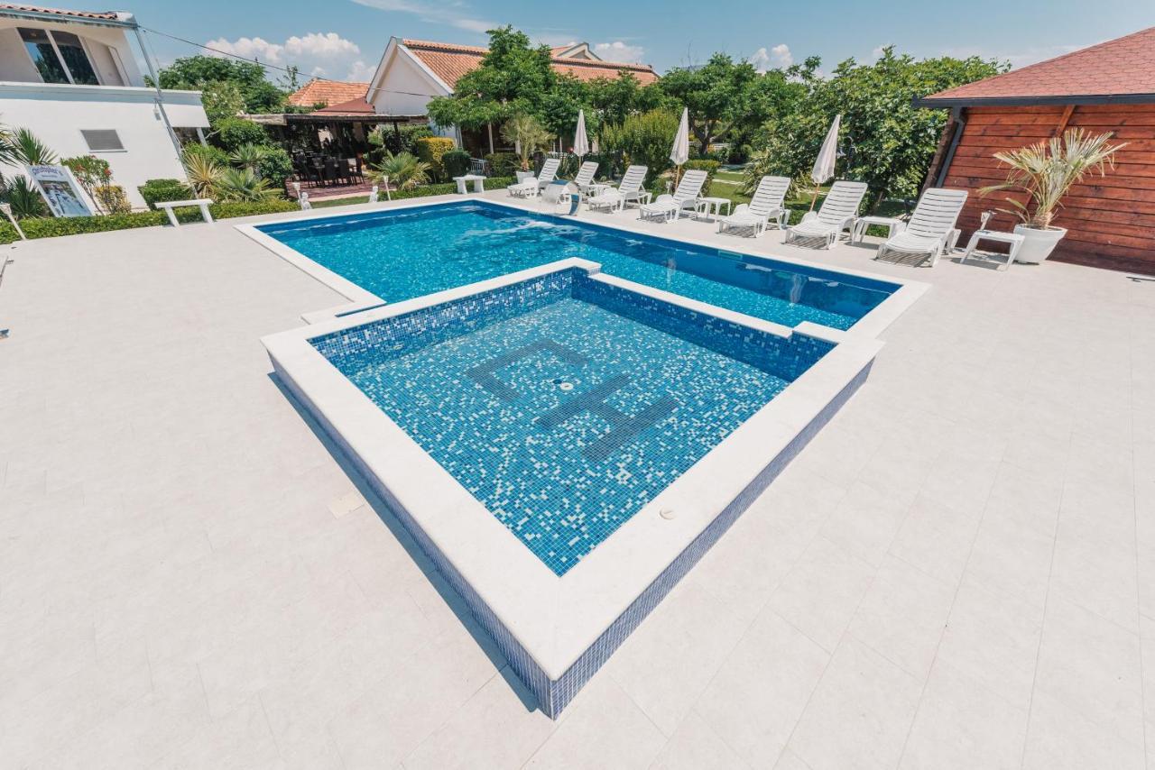 Christopher'S Apartments Ulcinj Exterior foto